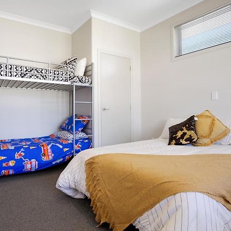 Sky Blue Retreat - Waihi Beach Holiday Home Екстериор снимка