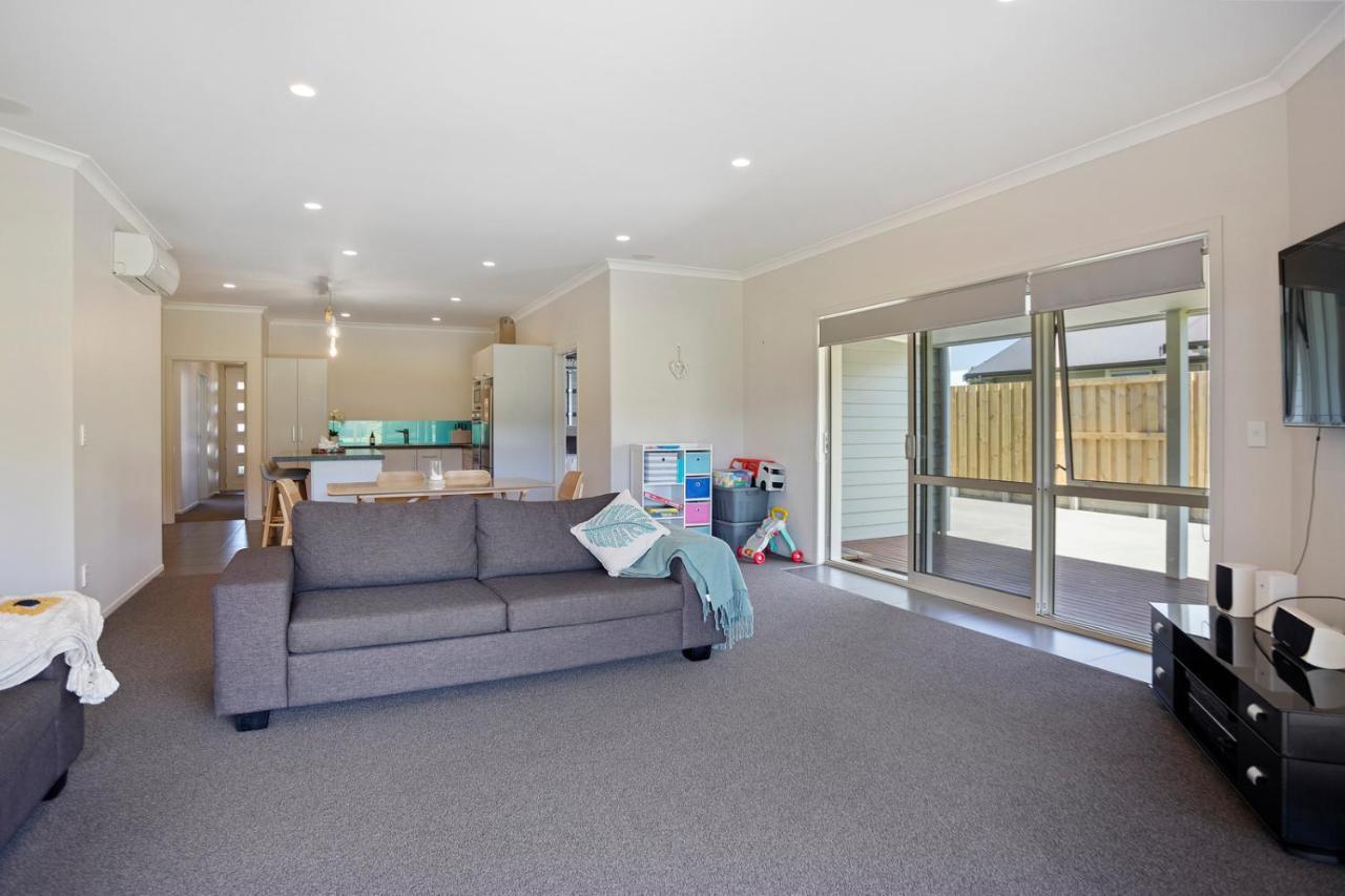 Sky Blue Retreat - Waihi Beach Holiday Home Екстериор снимка
