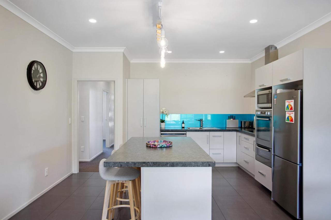 Sky Blue Retreat - Waihi Beach Holiday Home Екстериор снимка