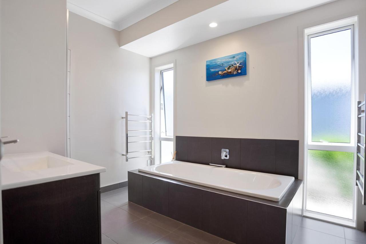 Sky Blue Retreat - Waihi Beach Holiday Home Екстериор снимка
