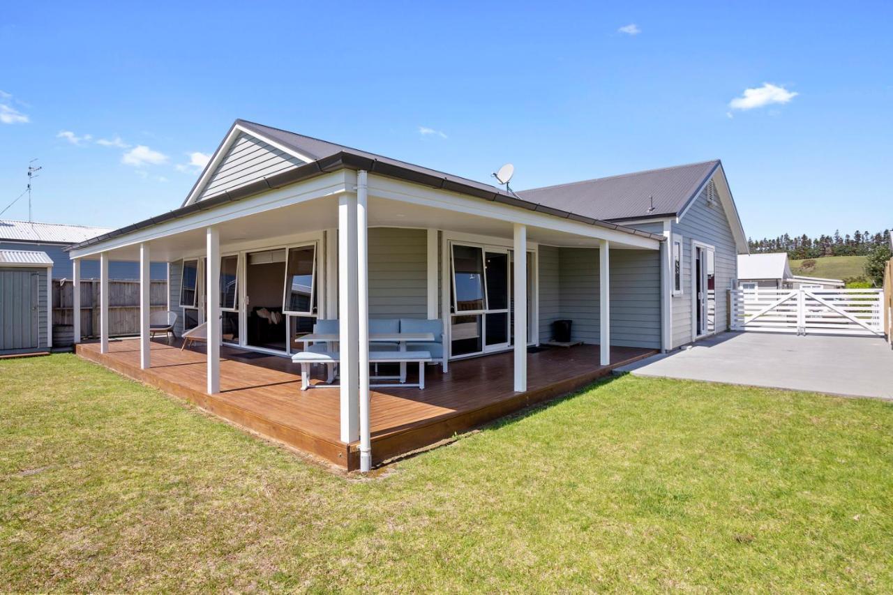 Sky Blue Retreat - Waihi Beach Holiday Home Екстериор снимка