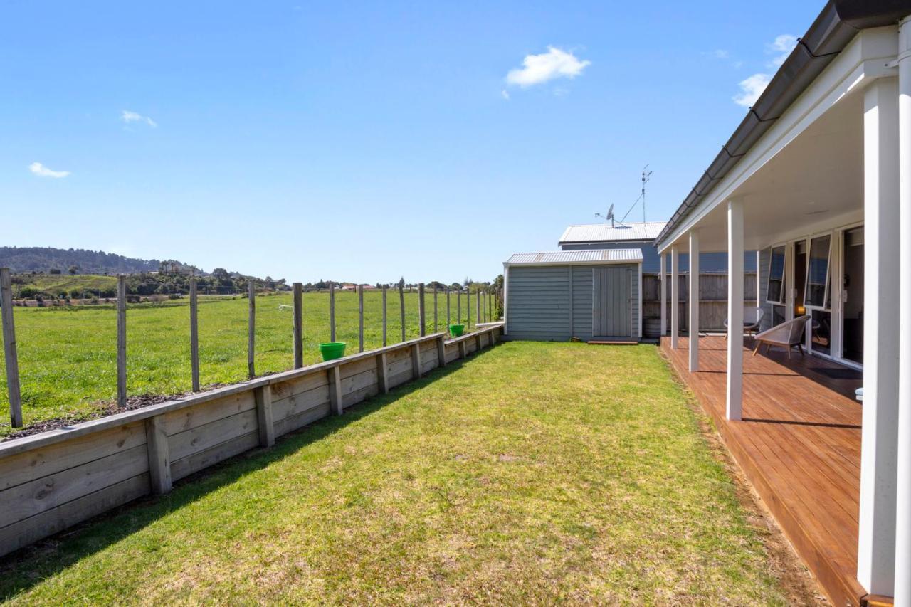 Sky Blue Retreat - Waihi Beach Holiday Home Екстериор снимка