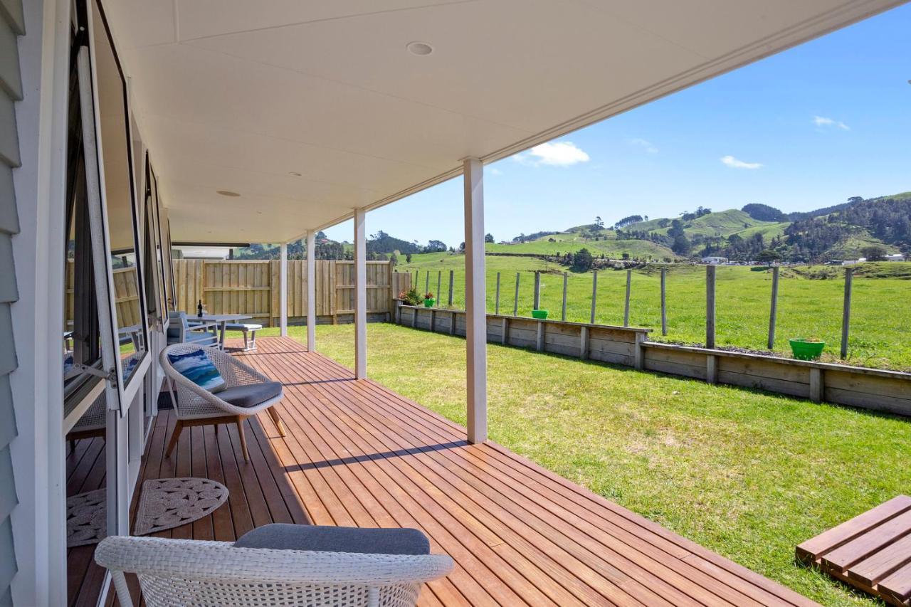 Sky Blue Retreat - Waihi Beach Holiday Home Екстериор снимка